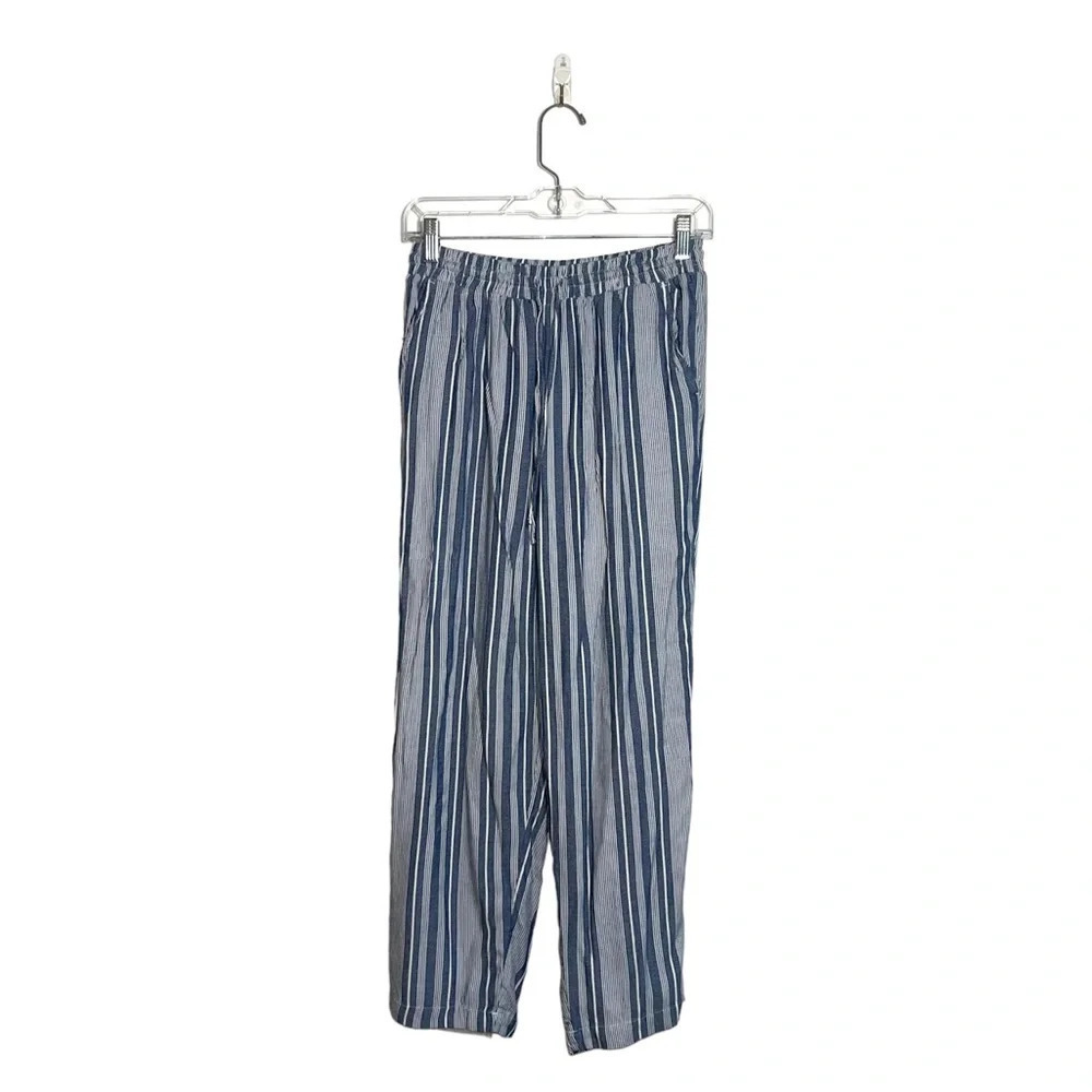 American Eagle Blue & White Striped High Rise Casual Crop Pants Medium Women’s